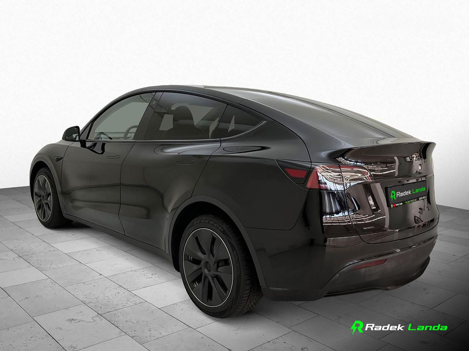Tesla Model Y, Long Range AWD Berlín - fotka 2