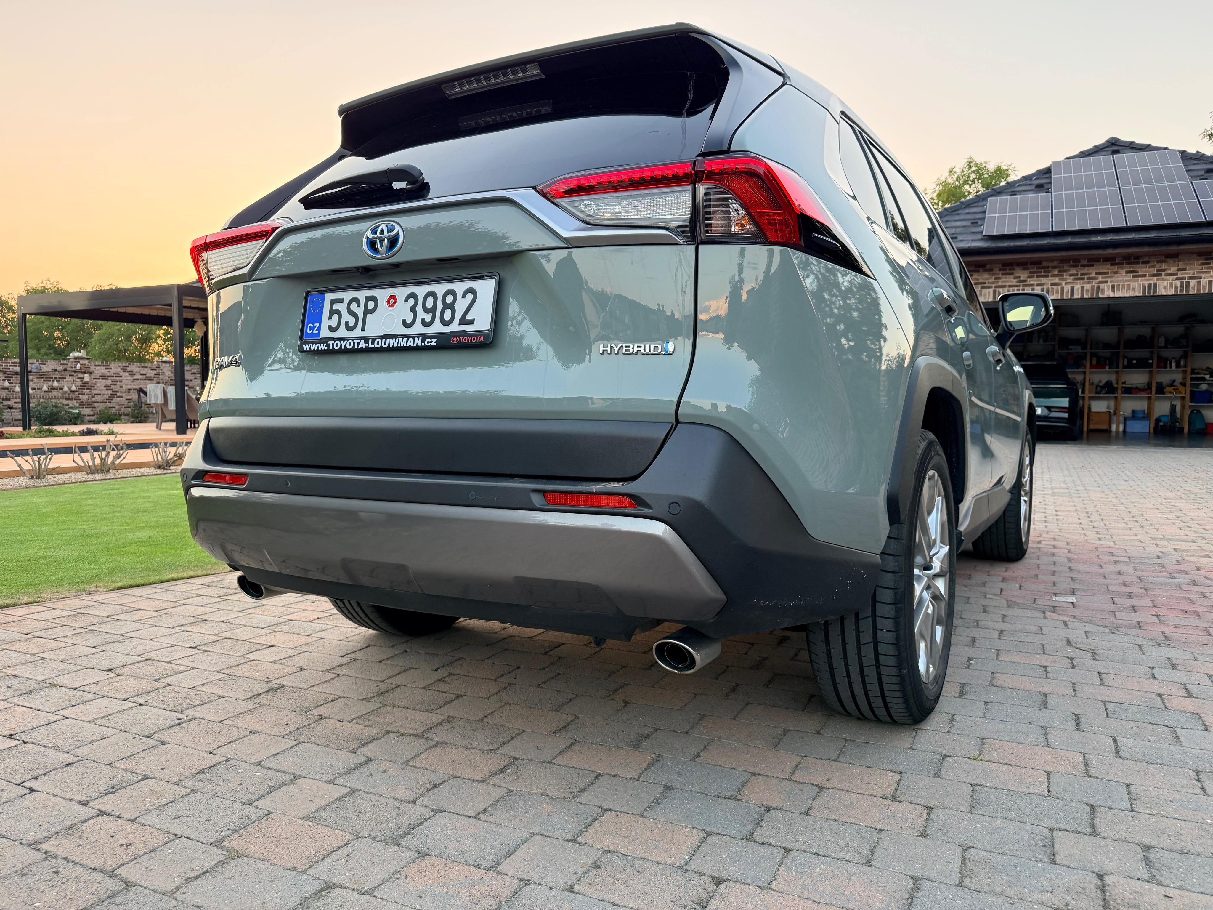 Toyota Rav4, 2.5 Hybrid Executive 4WD | 202 - fotka 3
