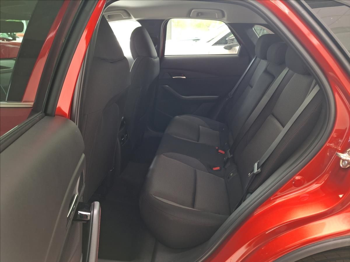 Mazda CX-30, 2.5 G 140k 6MT FWD Exclusive-L - fotka 4