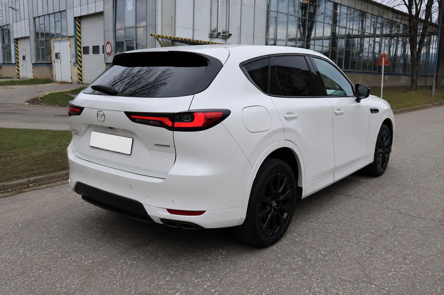 Mazda CX-60, Takumi 2.5L e-Skyactiv - fotka 4