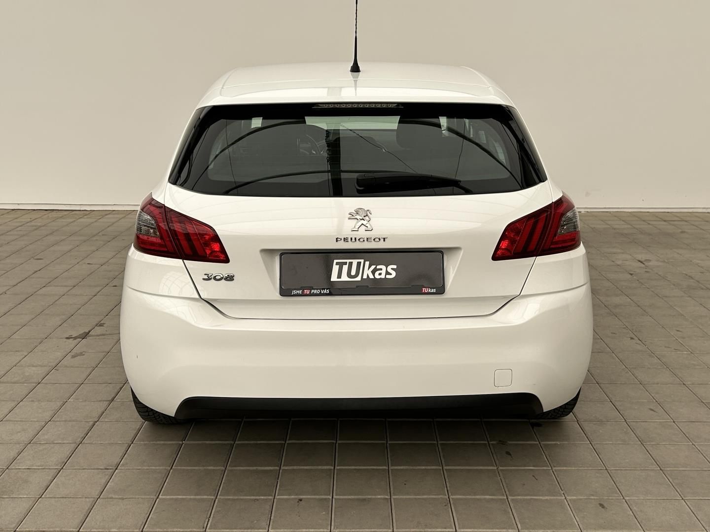 Peugeot 308, 1.2i 81kW . - fotka 4