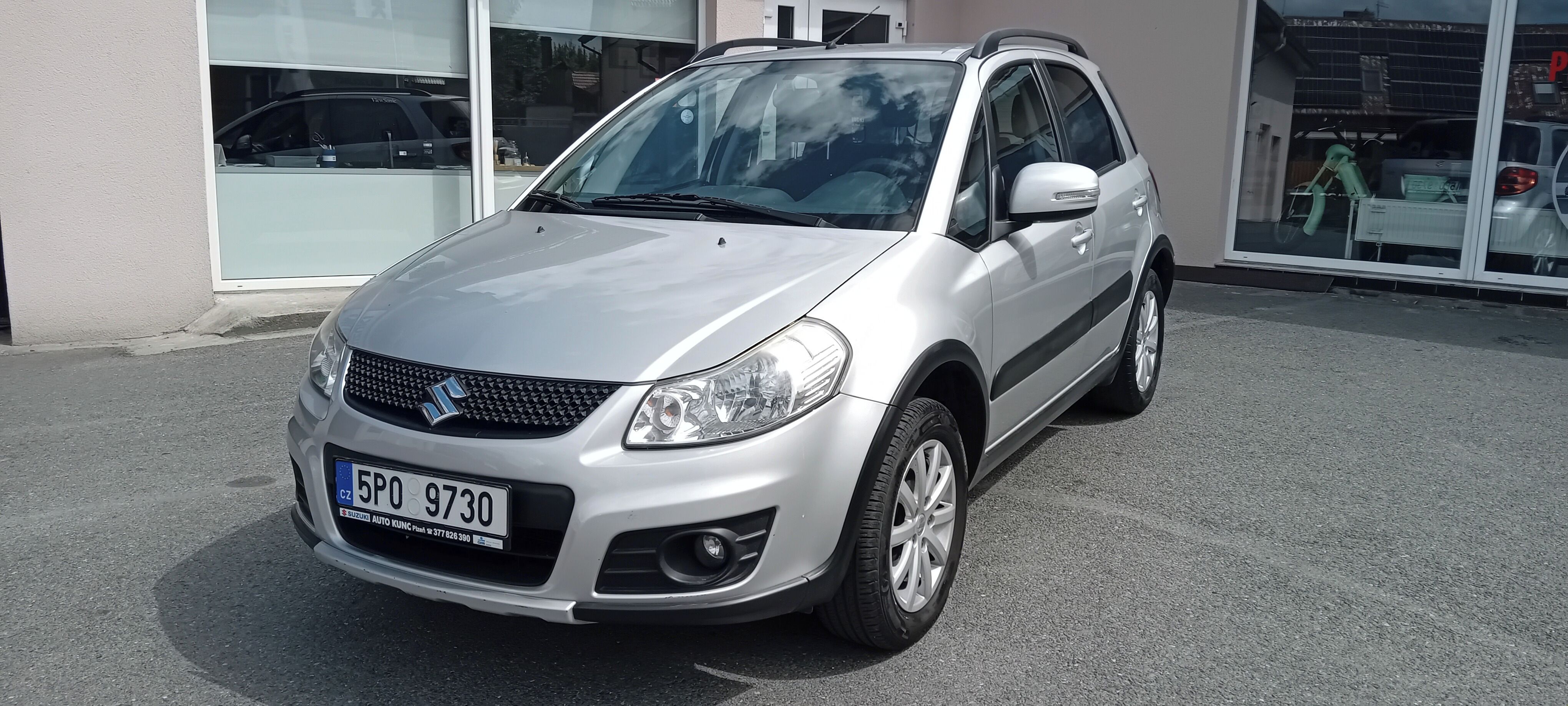 Suzuki SX4, 4x4,AUTKlima,2 sada kol - fotka 3