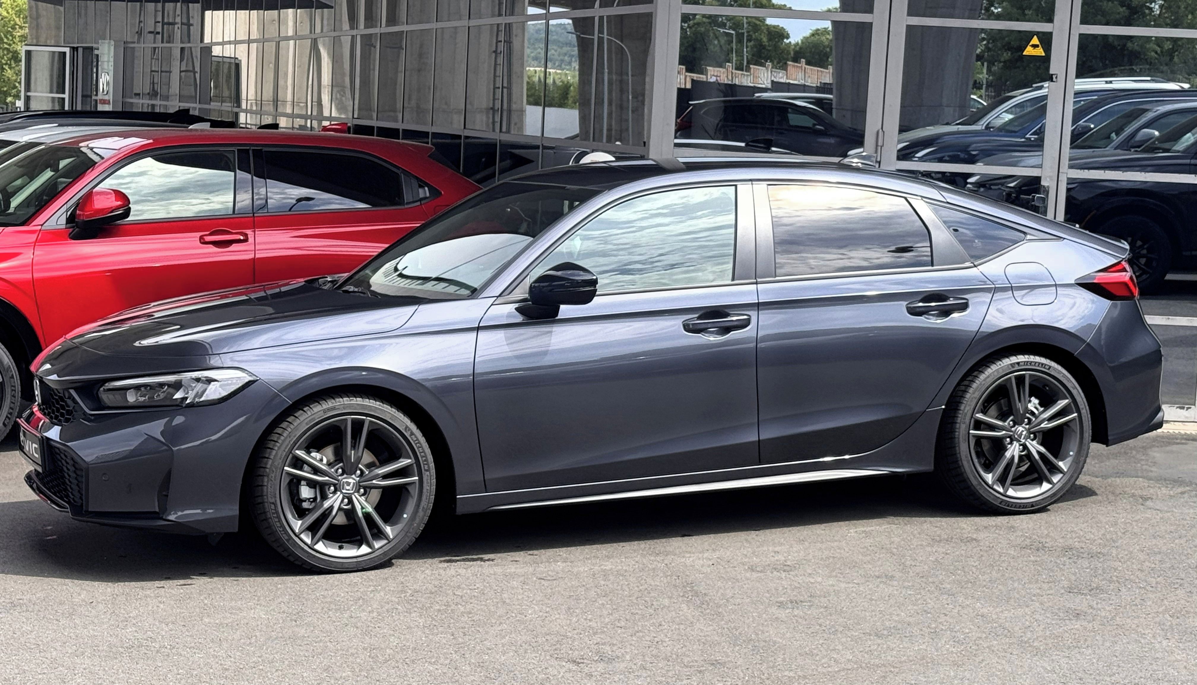 Honda Civic, 2.0e:HEV Sport - fotka 4