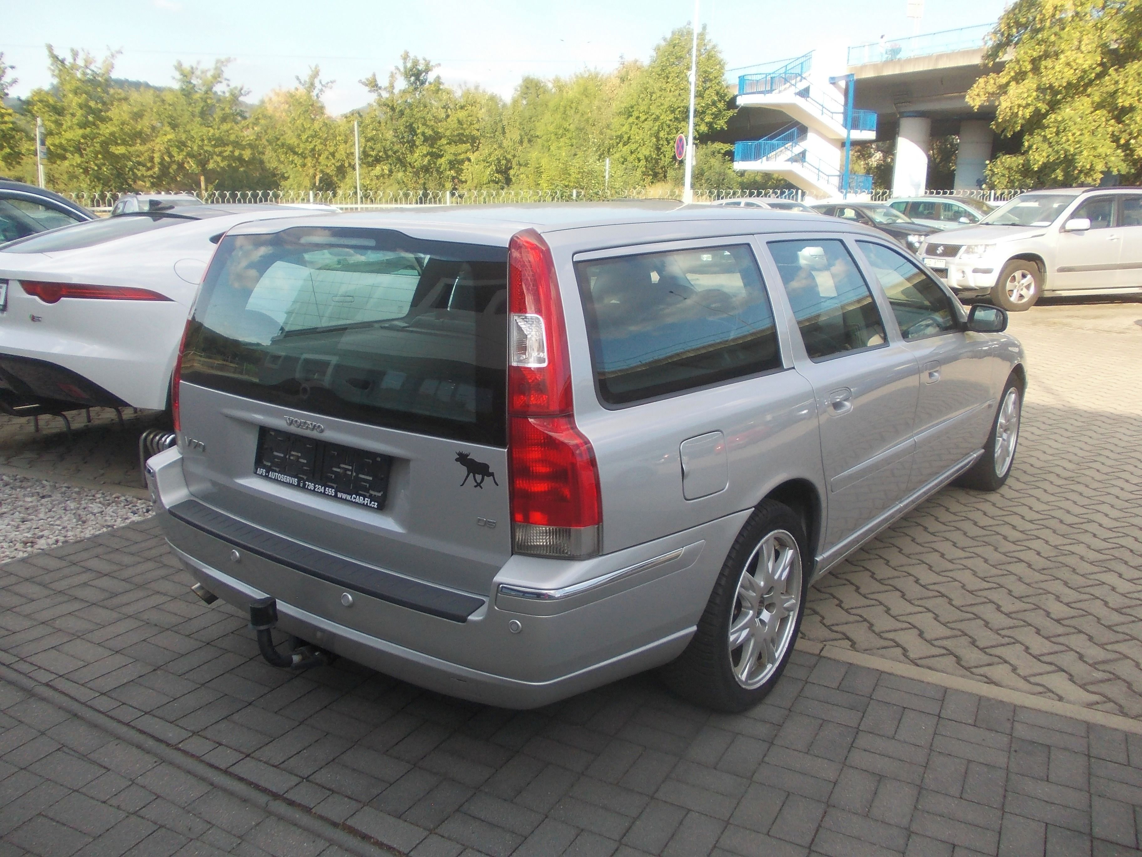 Volvo V70, 2.4D 120KW NOVÉ ROZVODY - fotka 3