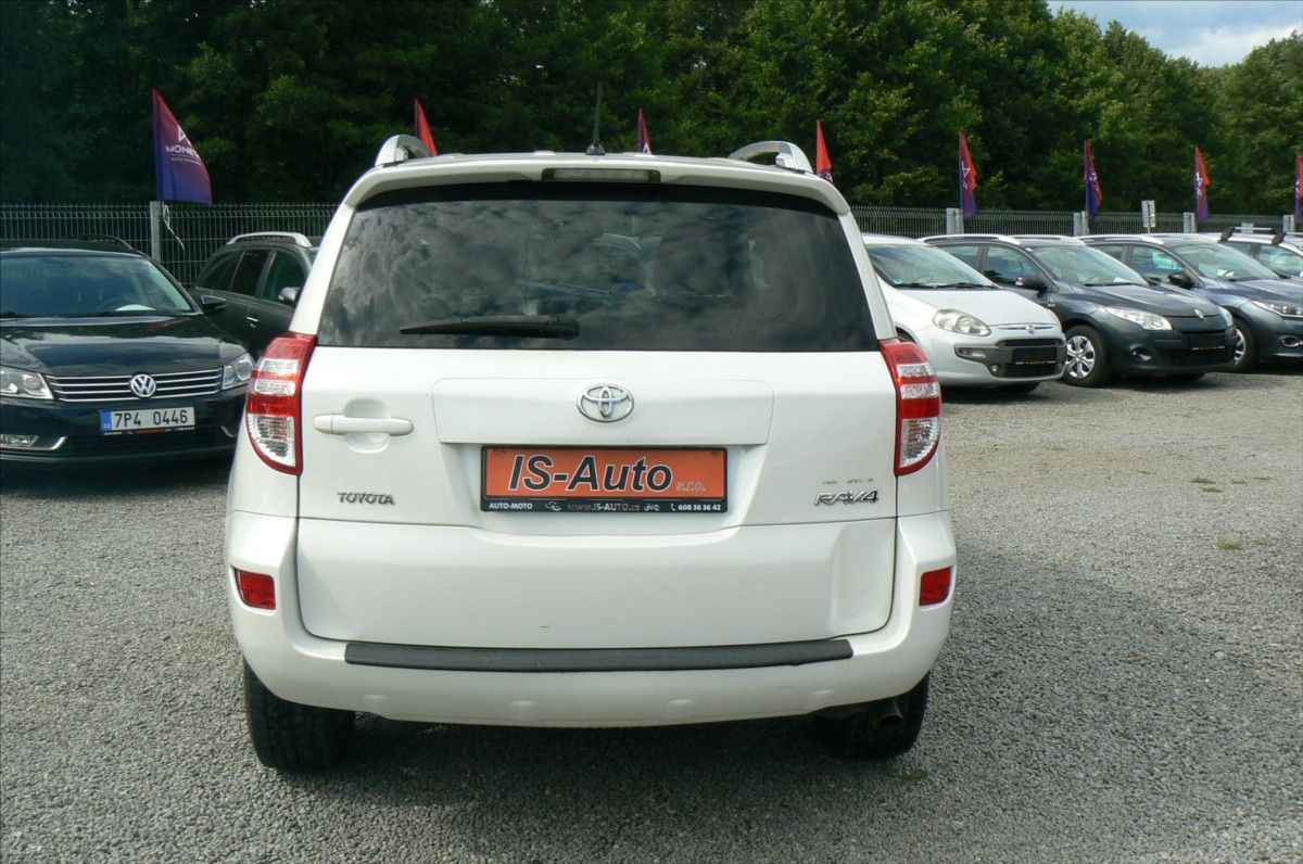 Toyota Rav4, 2,2 CRDi 4x4 - fotka 6