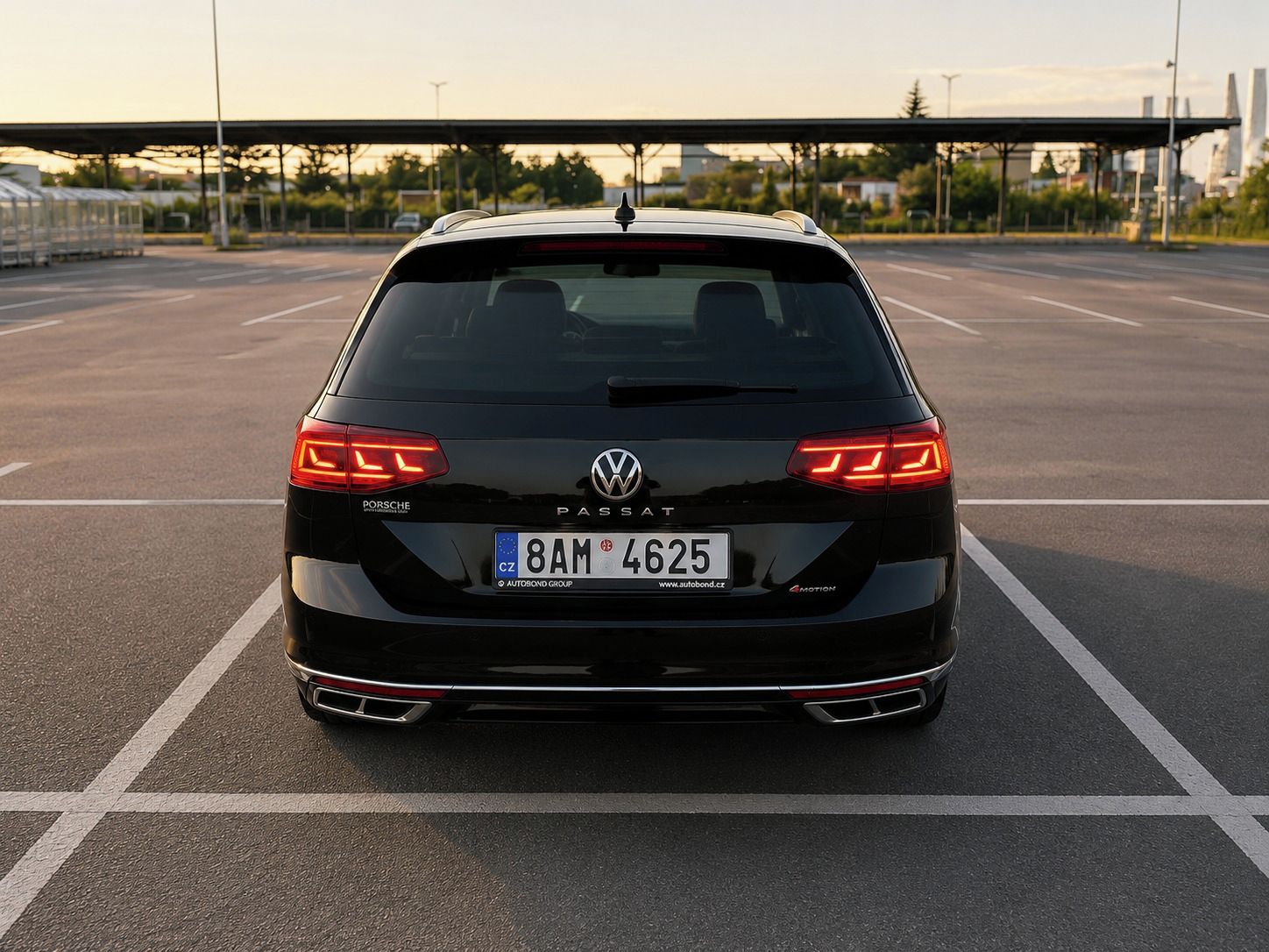 Volkswagen Passat, R-Line 2.0 TDI 4x4 DSG 147 kW - fotka 6