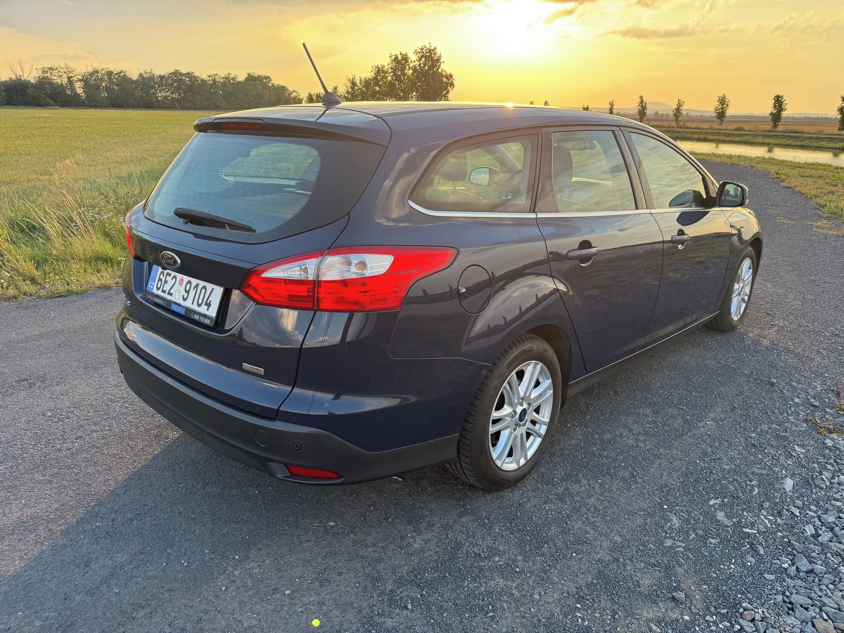 Ford Focus, 1,0 , 92kW, Klima, CarPlay - fotka 5