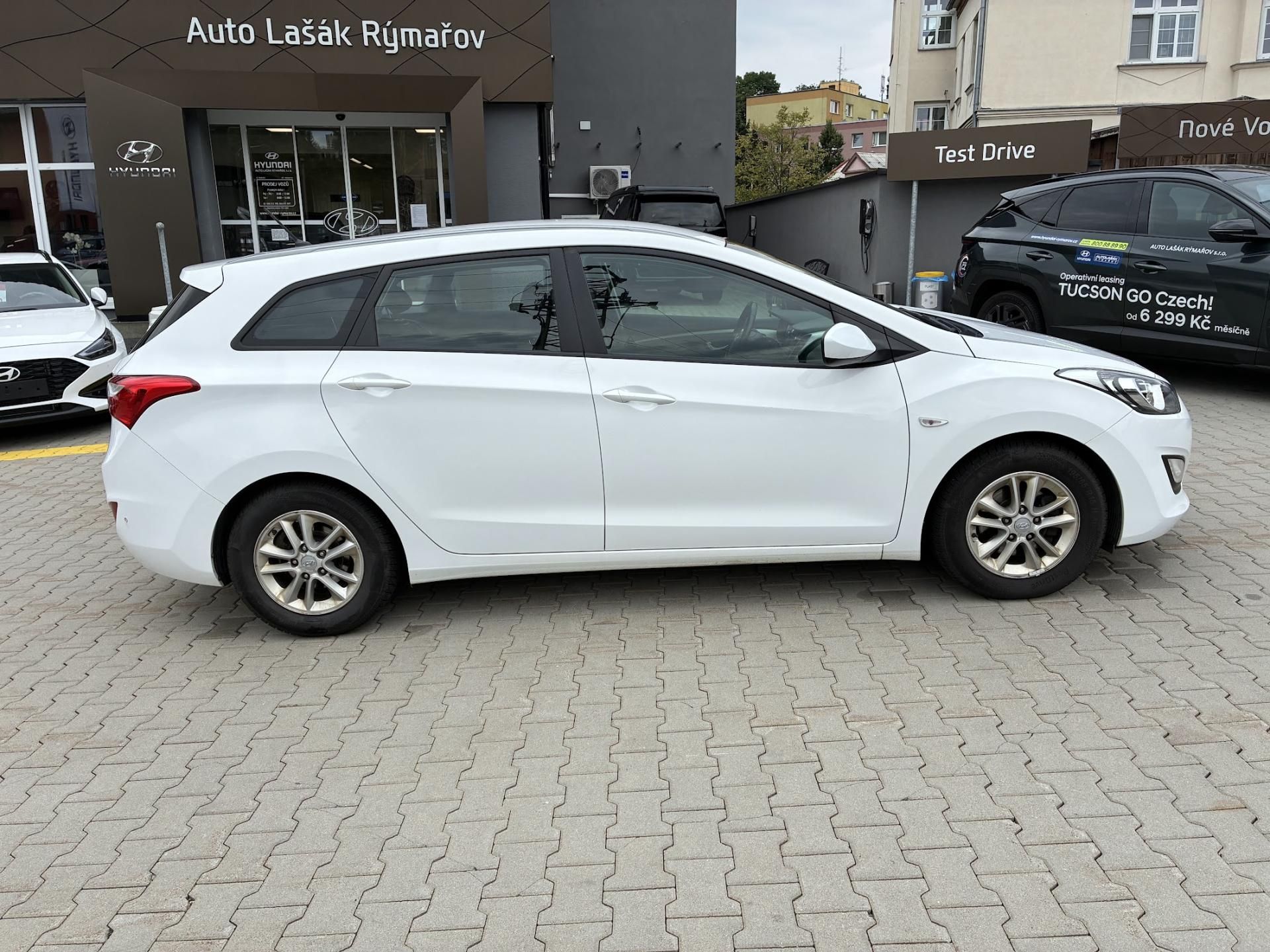 Hyundai i30, 1,6i 99kW TAŽNÉ - fotka 2