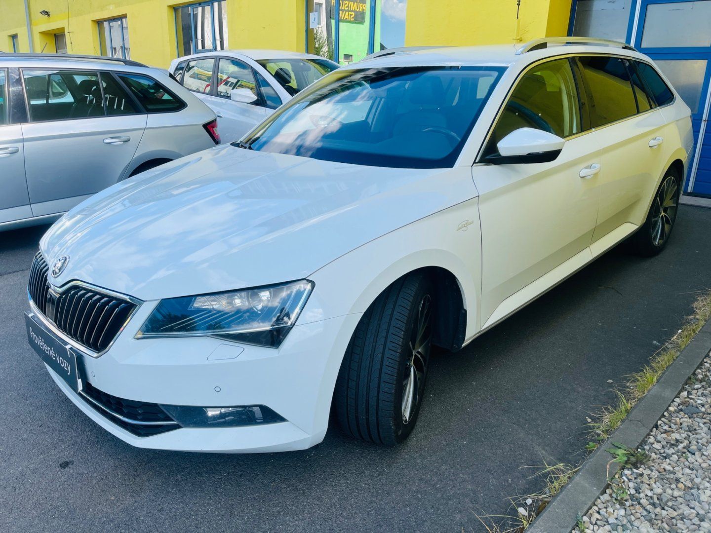 Škoda Superb, 2.0 Tdi 140 kW DSG 4x4 LAURIN - fotka 3