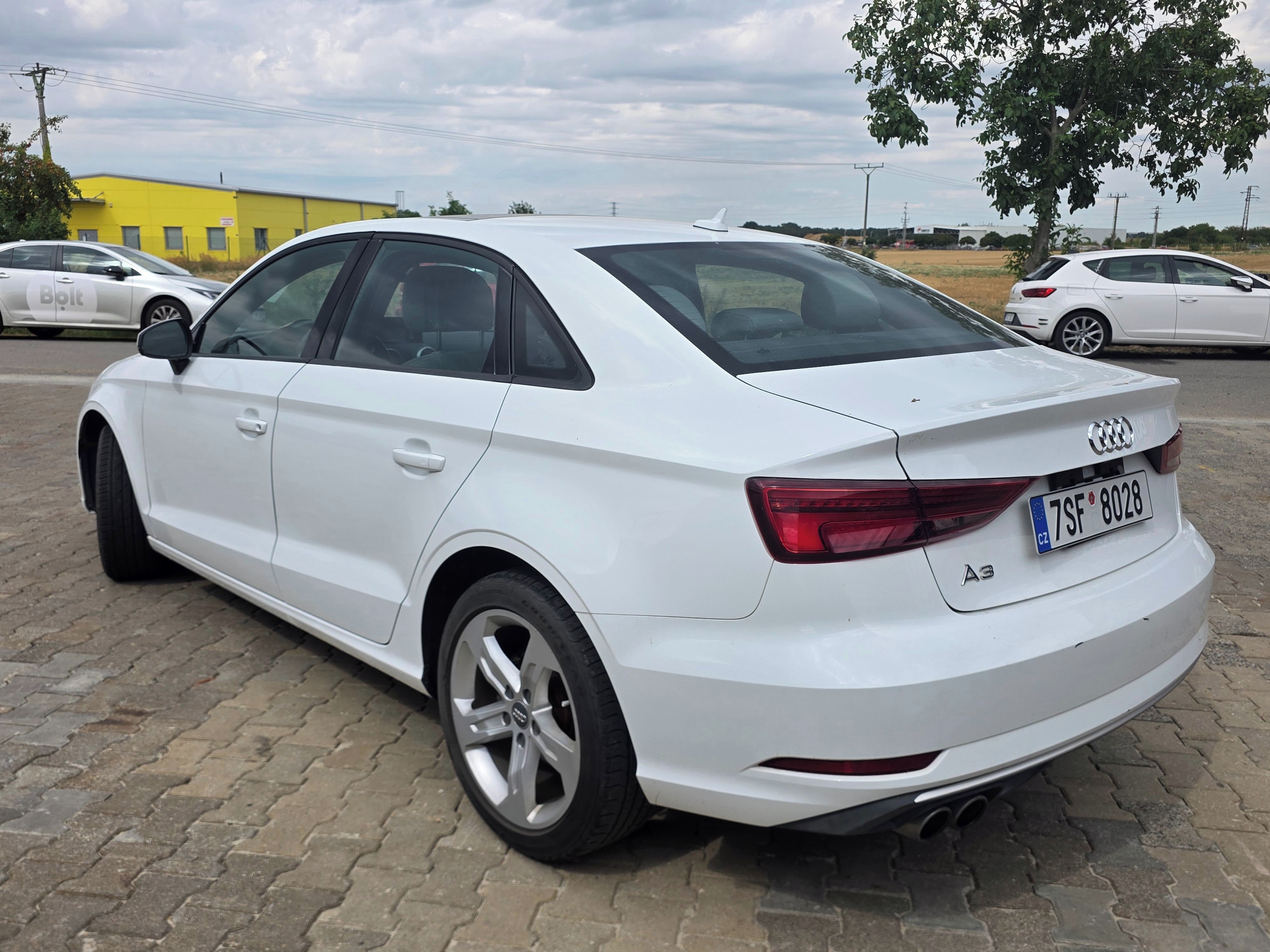 Audi A3, 2.0 TFSI, Automat, Limuzína - fotka 4