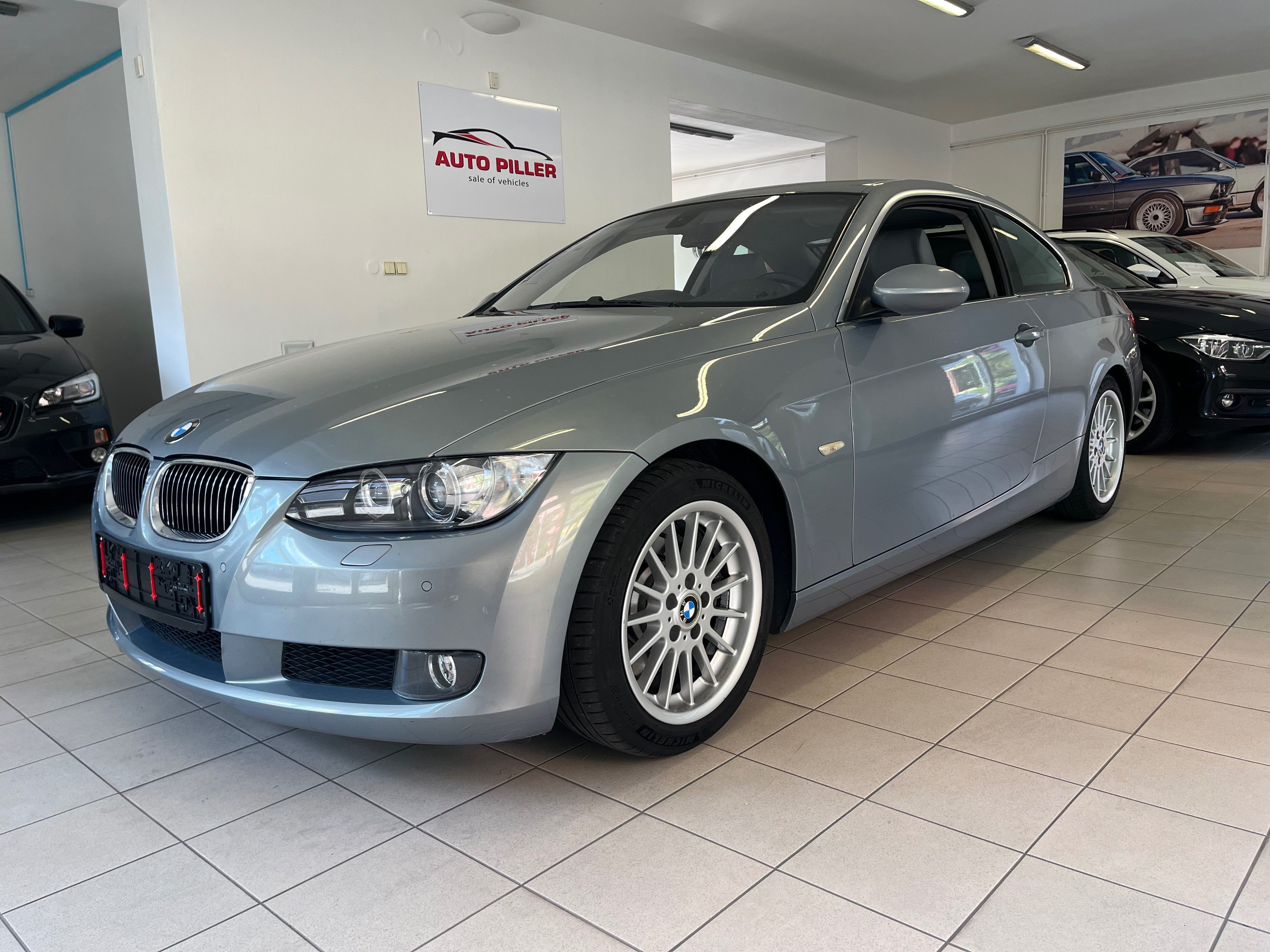 BMW Řada 3, 325i e92  N52