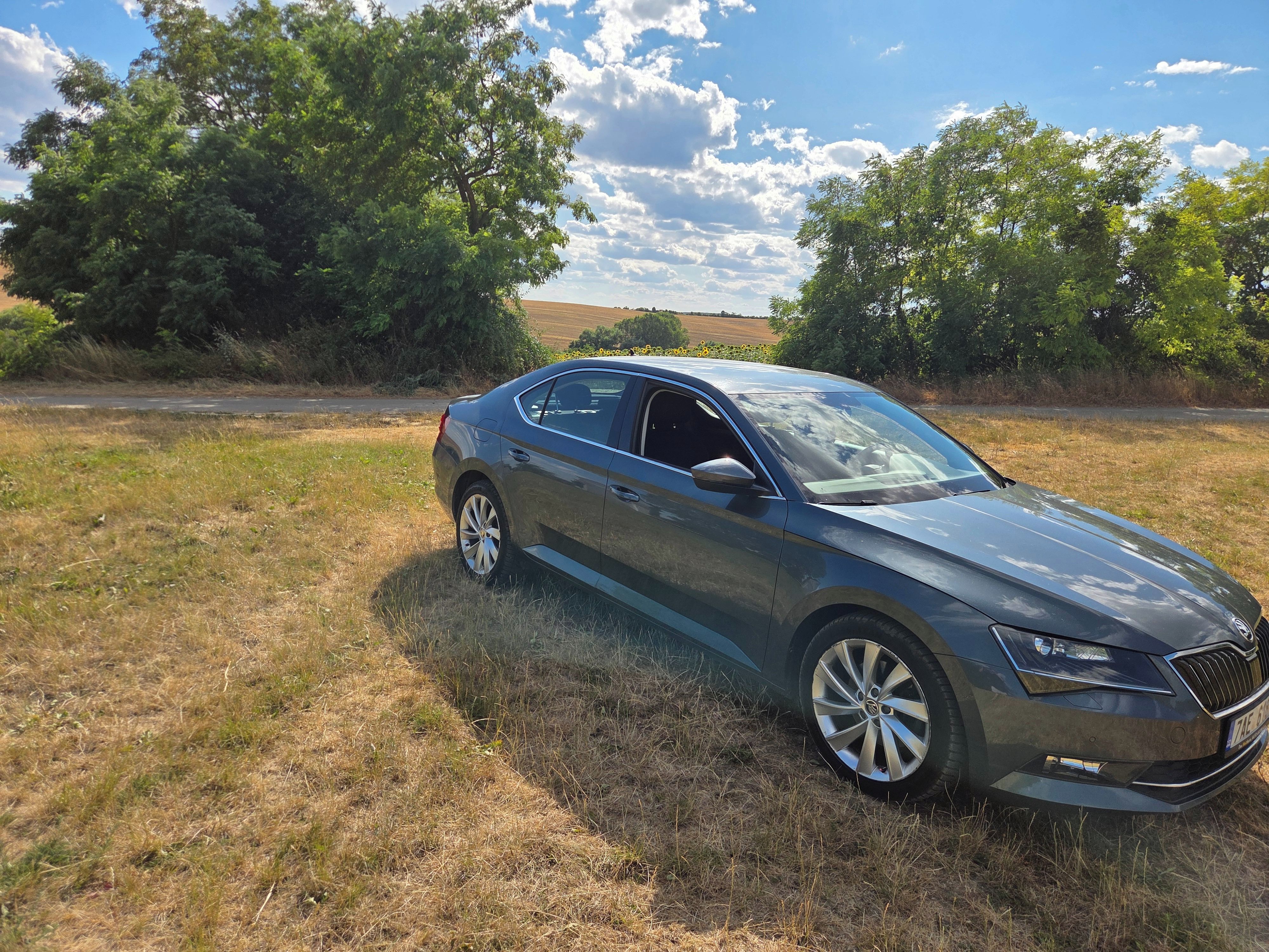 Škoda Superb, 2.0 TDI - fotka 2