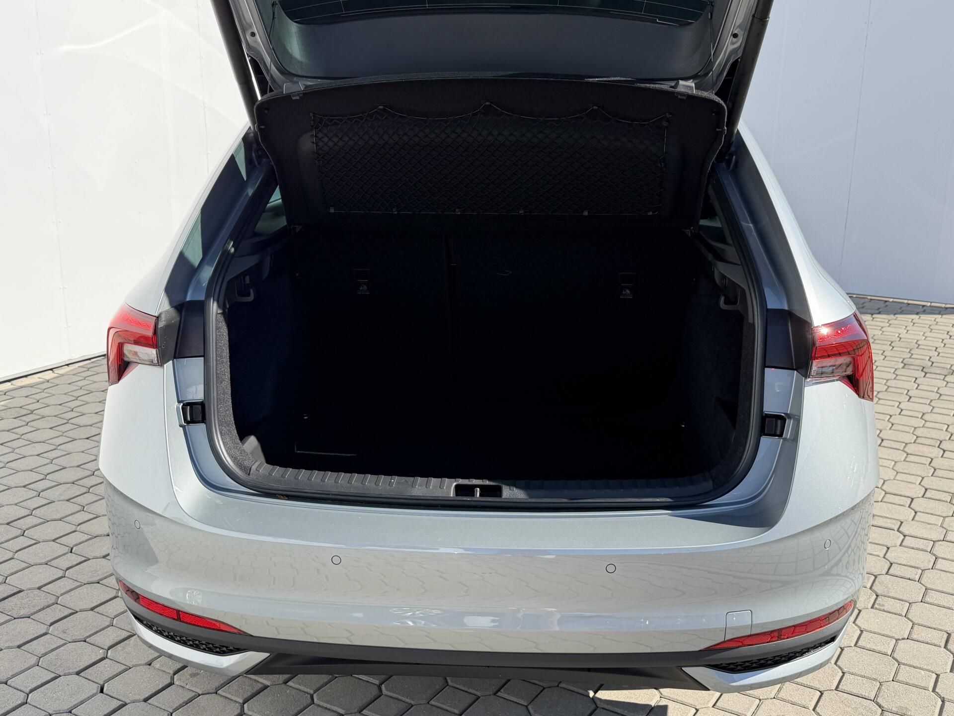 Škoda Scala, Dynamic 7DSG 1,0TSI - fotka 6