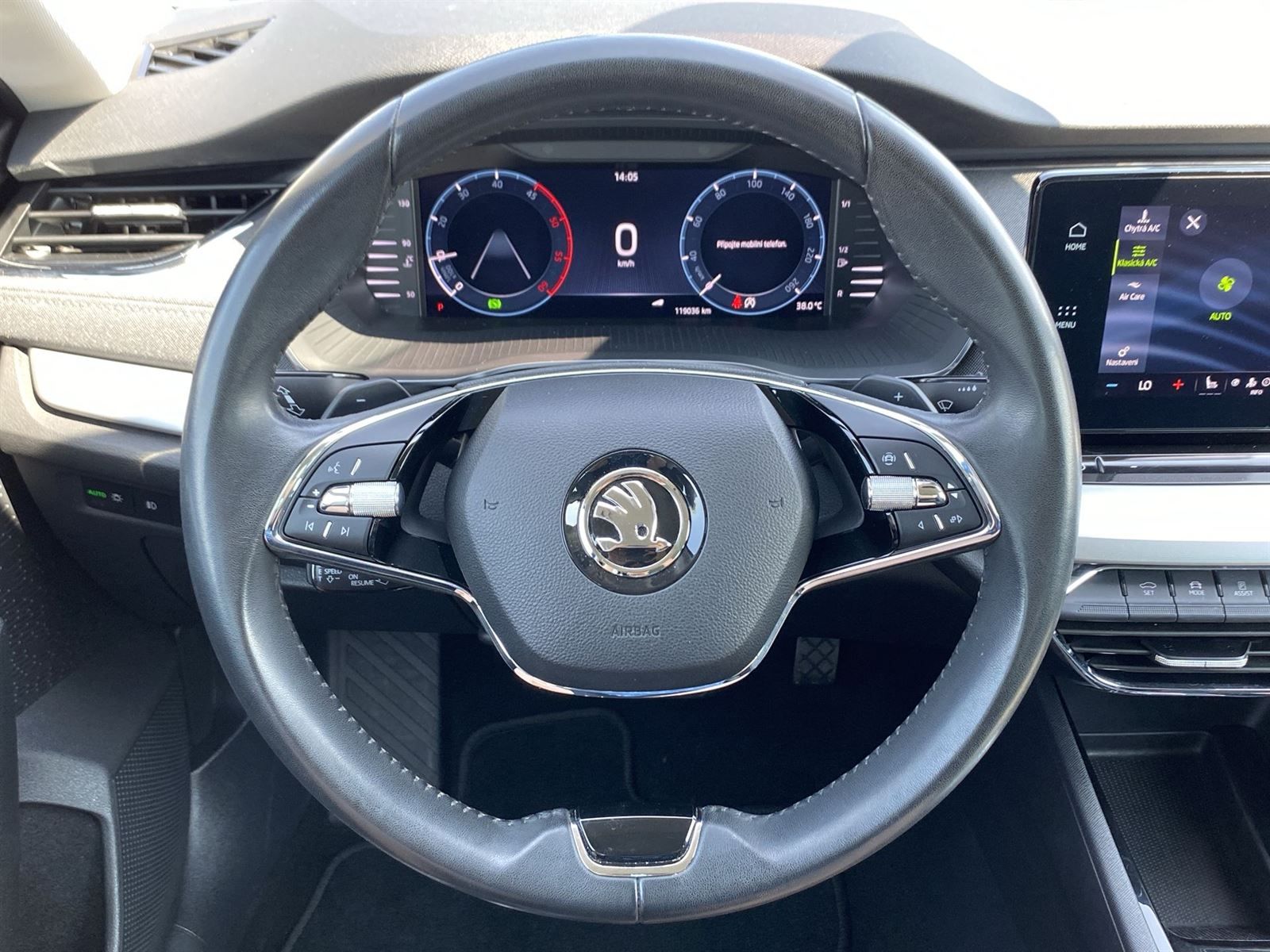 Škoda Octavia, Combi 2.0 TDI DSG Style+ - fotka 6