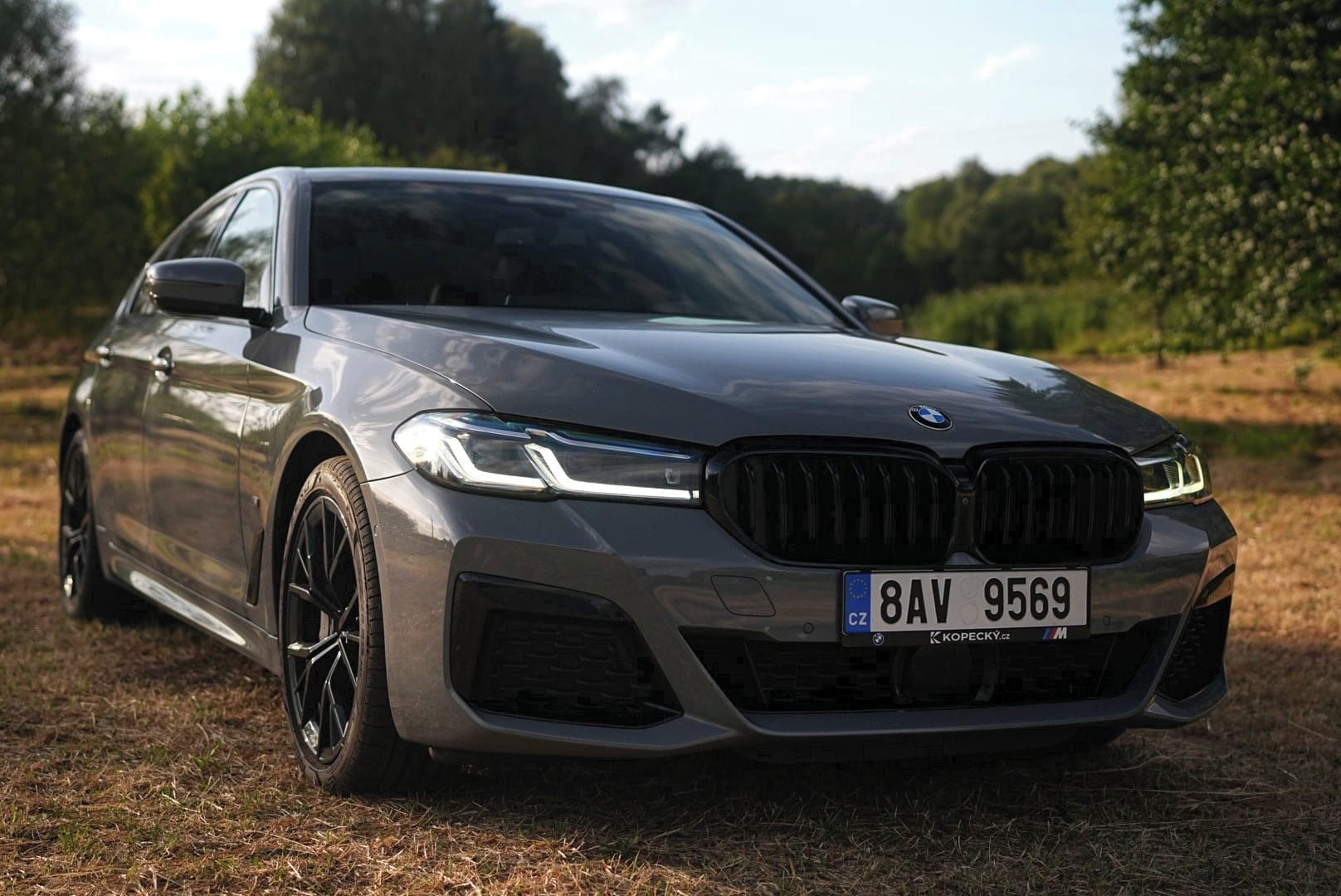 BMW Řada 5, 540xD M-Sport | 2x sada kol - fotka 3
