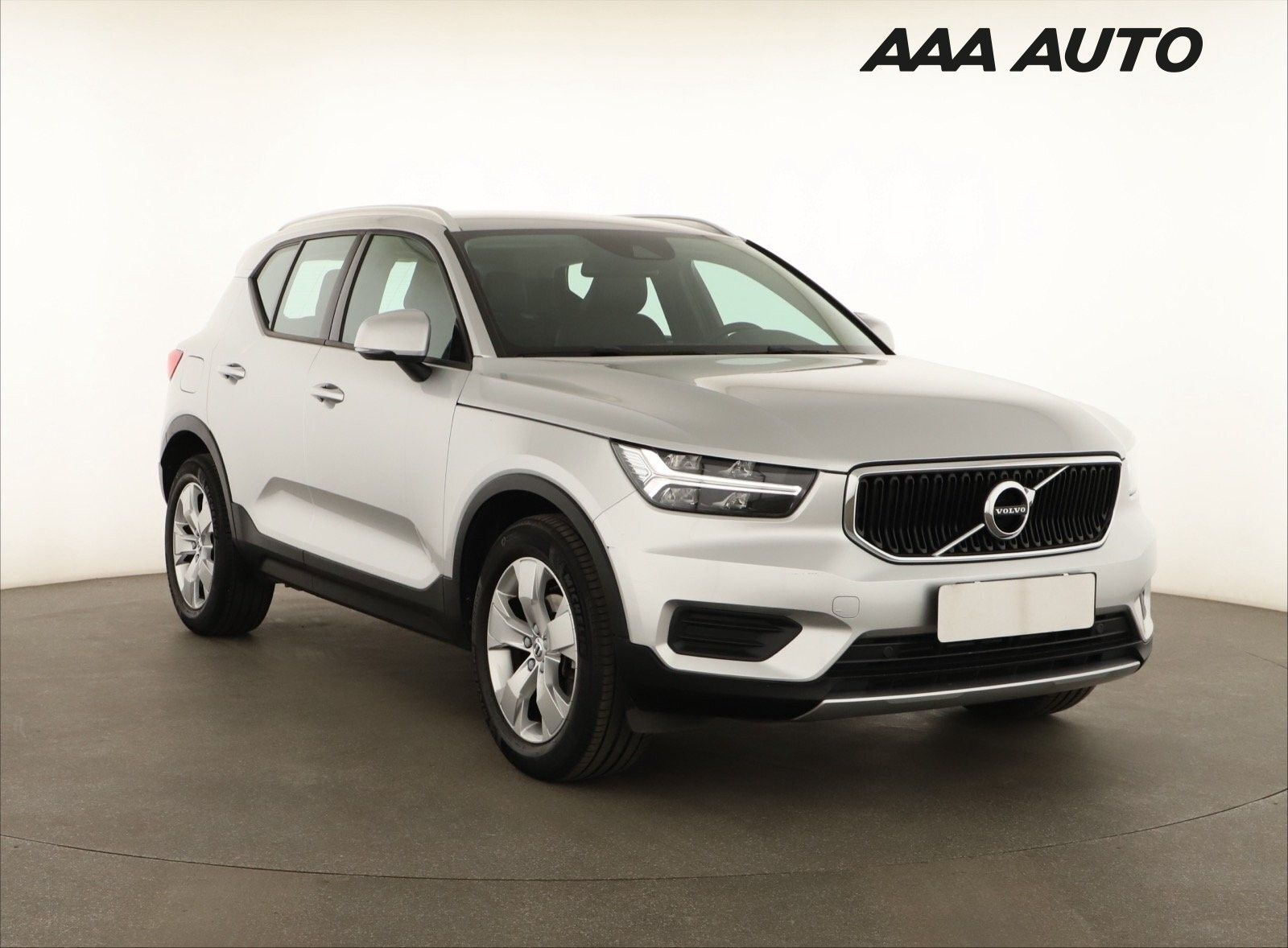 Volvo XC40, T3, Momentum, Serv.kniha, Kůže