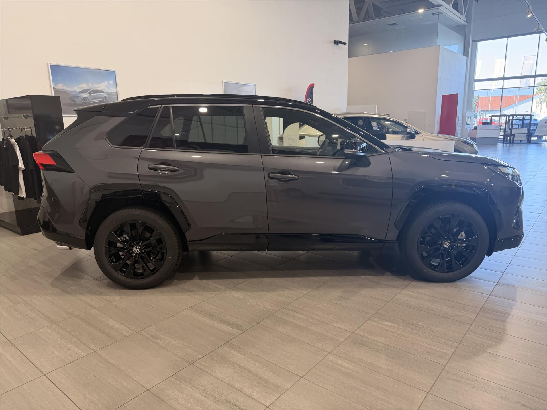 Toyota Rav4, 2,5 Selection  2.5 Hybrid 218k - fotka 6