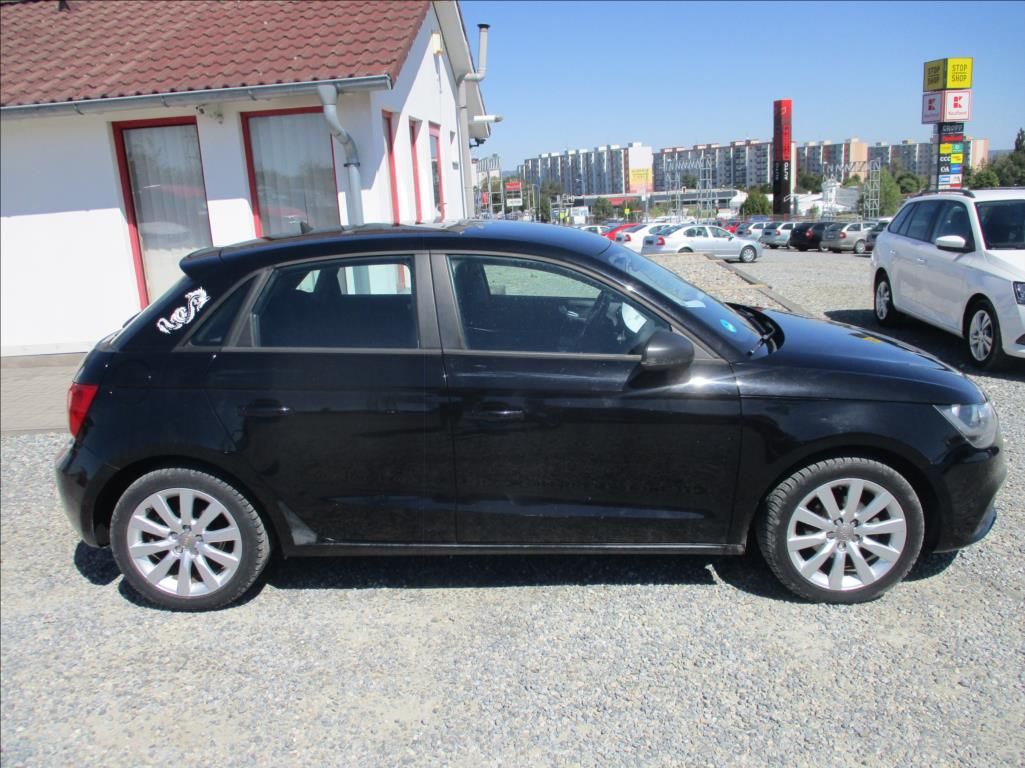 Audi A1, 1,2 TSi,klima,Navi,serv.kn. - fotka 4