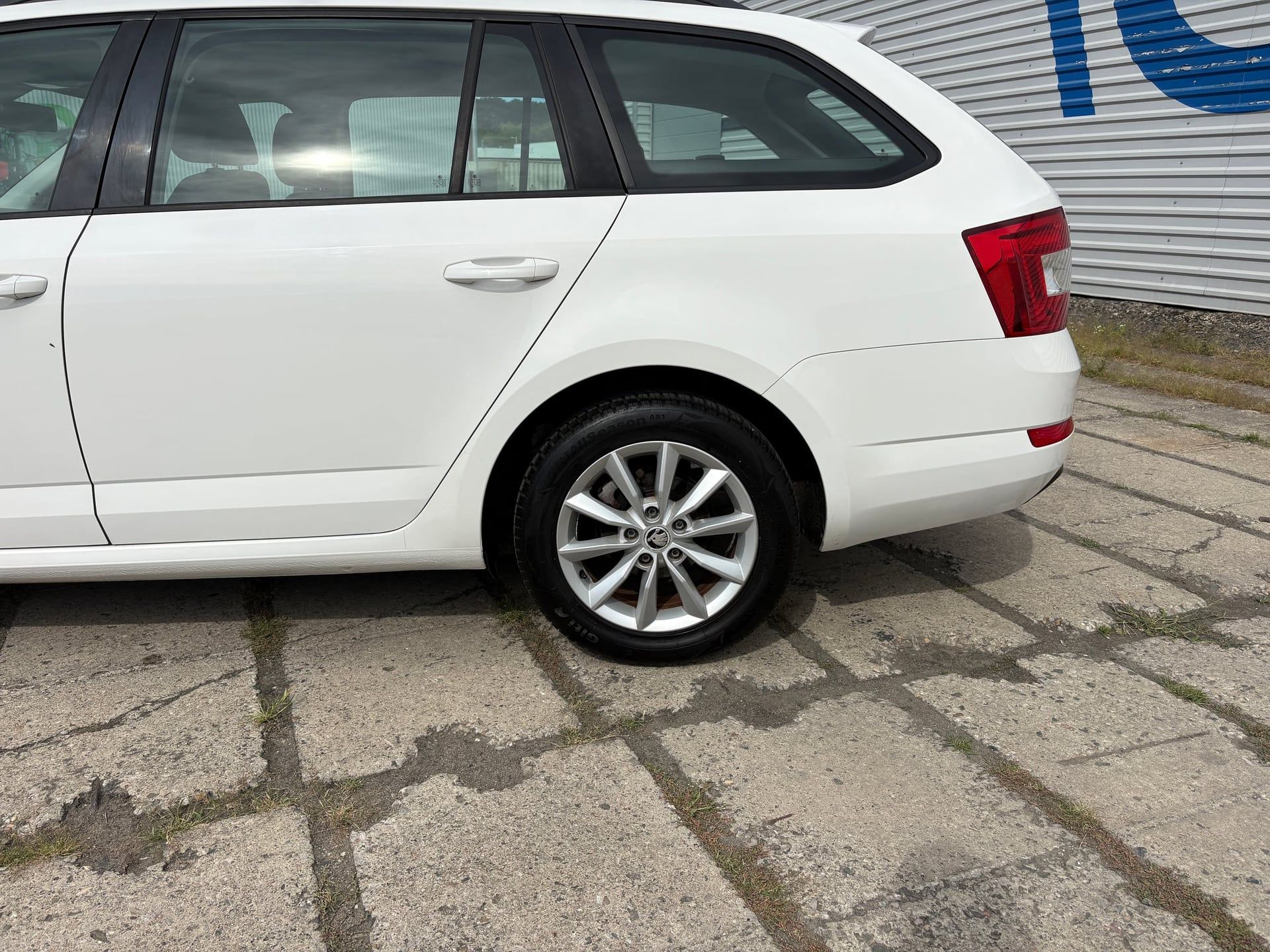 Škoda Octavia, 1.6 TDI/Combi/Active/servis - fotka 5