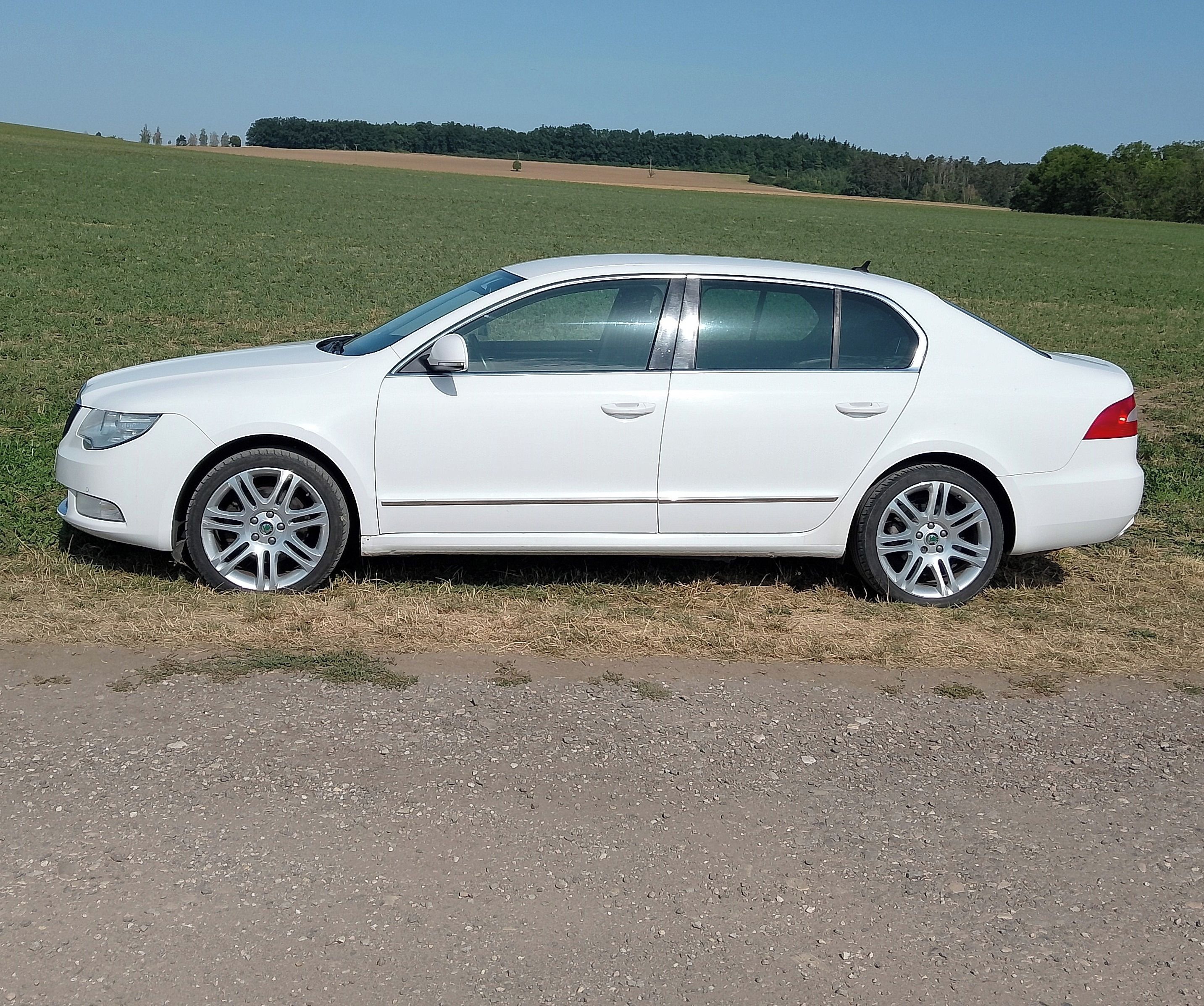 Škoda Superb, Koupeno nové v ČR.