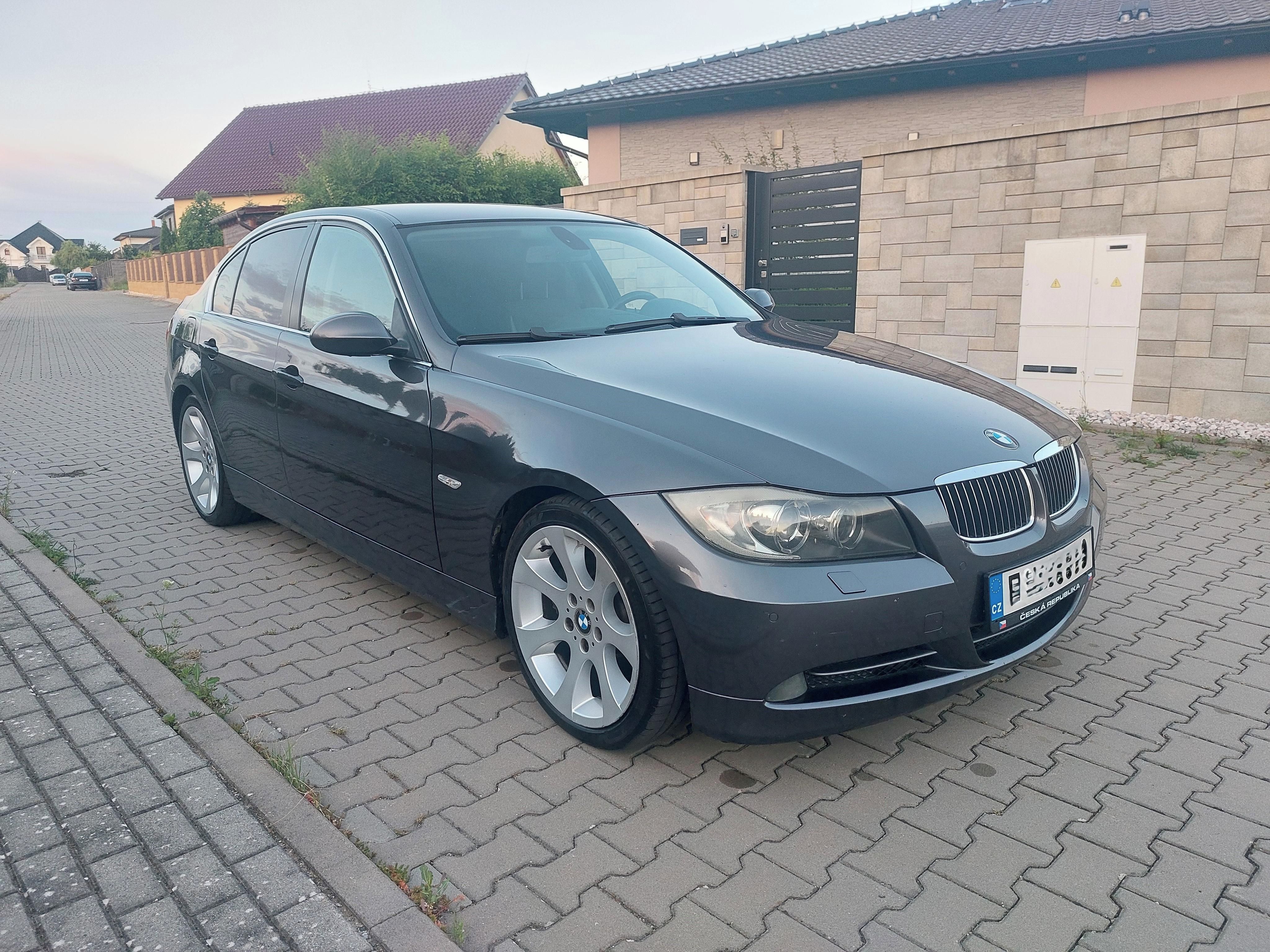 BMW Řada 3, E90 330i manuál, orig. stav - fotka 5