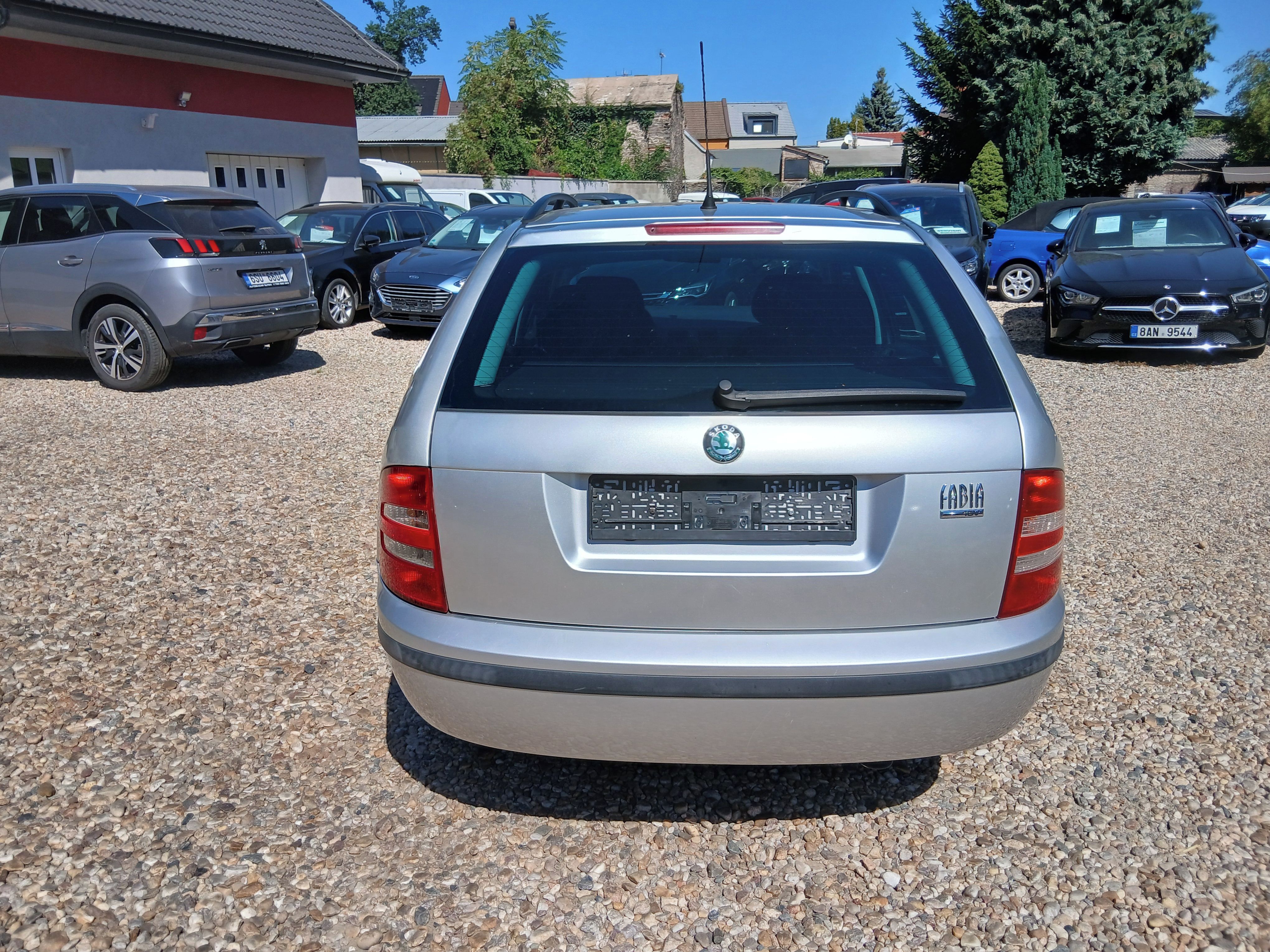 Škoda Fabia, 1.4i 16V 55KW Kombi Klima - fotka 6