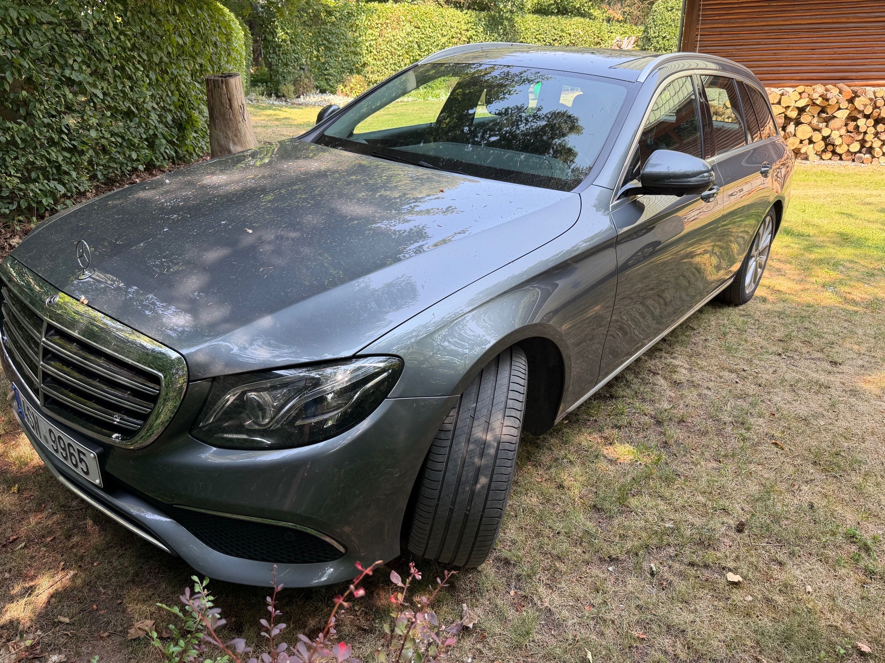 Mercedes-Benz Třídy E, Mercedes-Benz E 400 D 4 MATIC - fotka 3