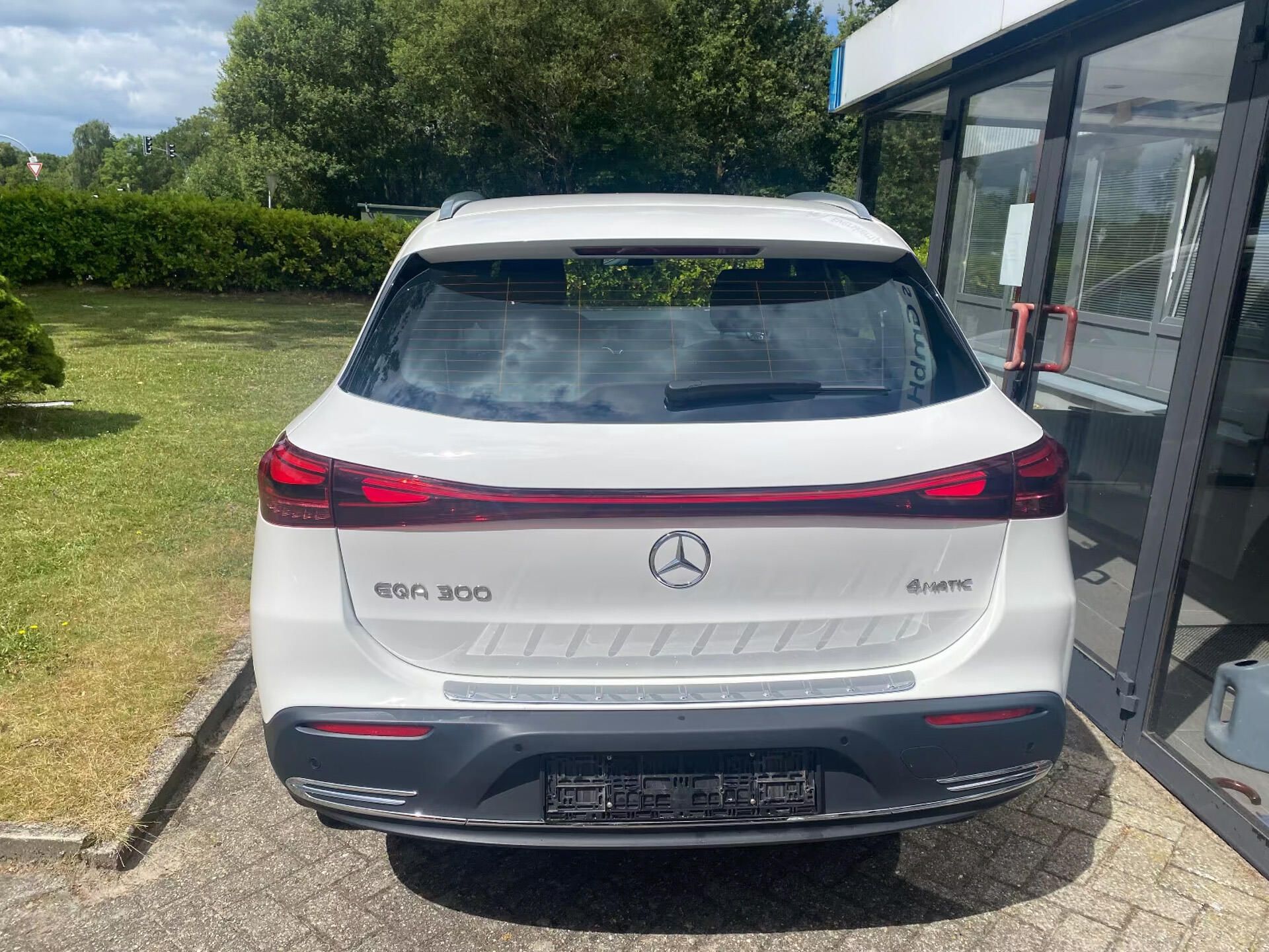 Mercedes-Benz EQA, 300 4M Progressive Facelift - fotka 5