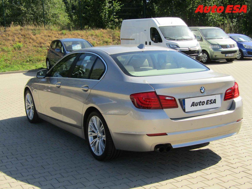 BMW Řada 5, 3.0 i - fotka 6