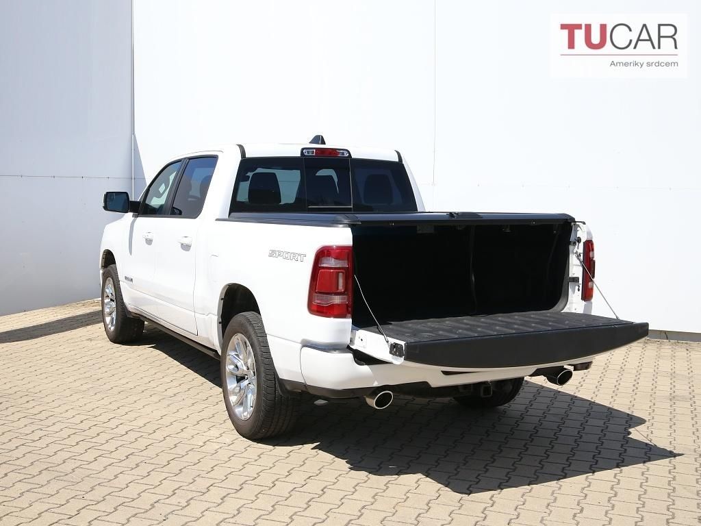 RAM 1500, Laramie 5.7 V8 HEMI - fotka 5