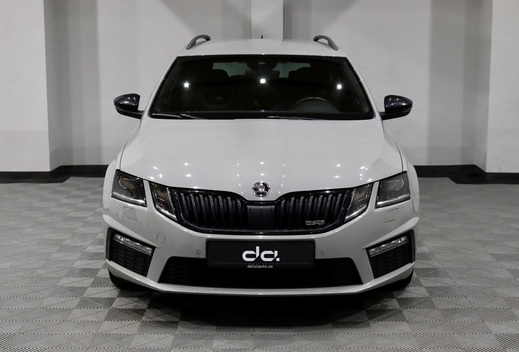Škoda Octavia, 3 FL 2.0 TSI 180 kW DSG RS - fotka 3