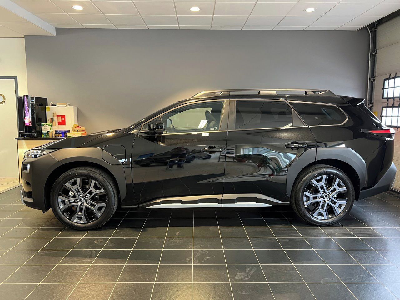 Subaru E-Outback, 74.7 kWh AWD Touring H/K Pano - fotka 3