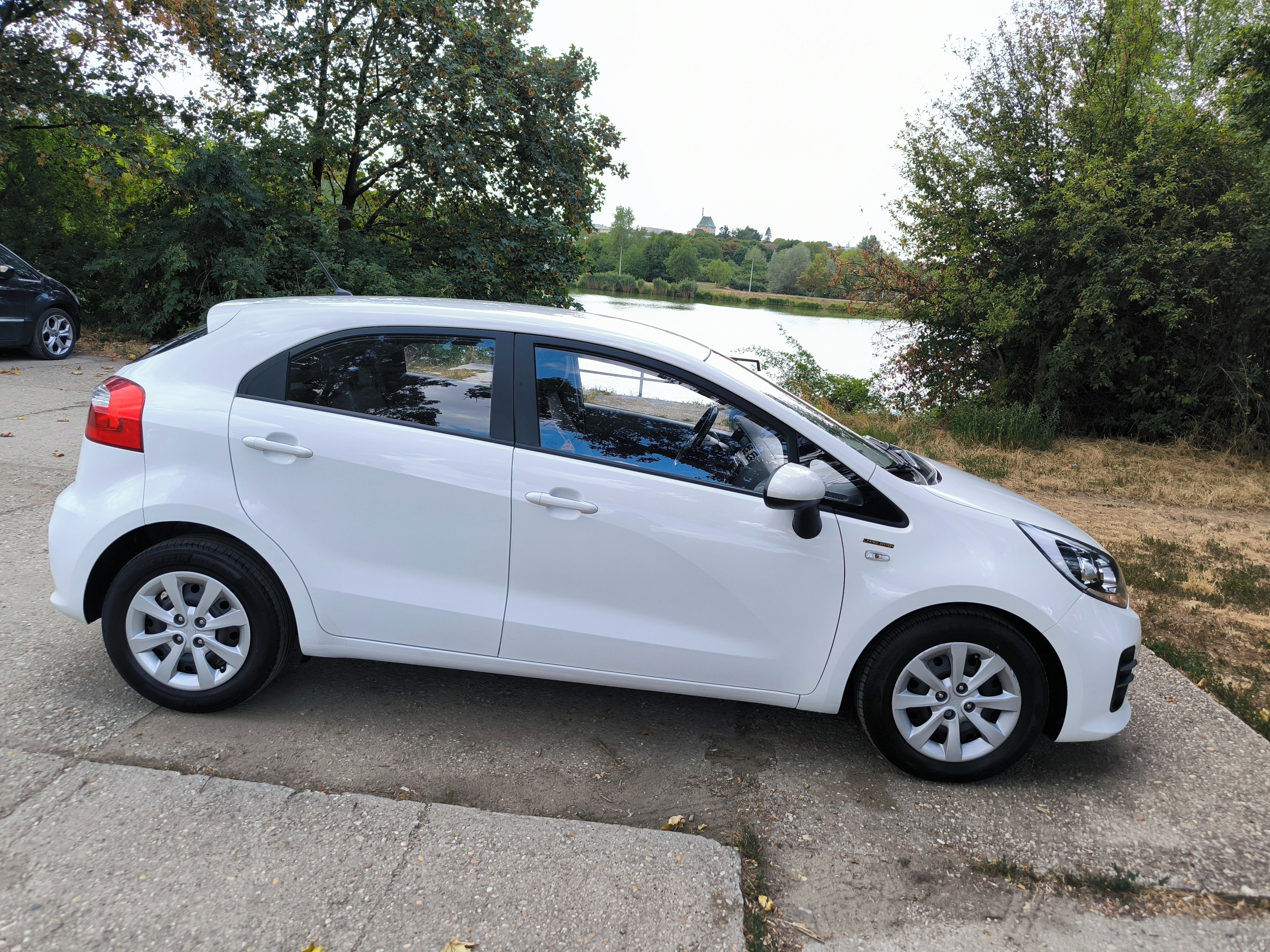 Kia Rio, 1.25i 62 KW Klima, nová STK - fotka 5