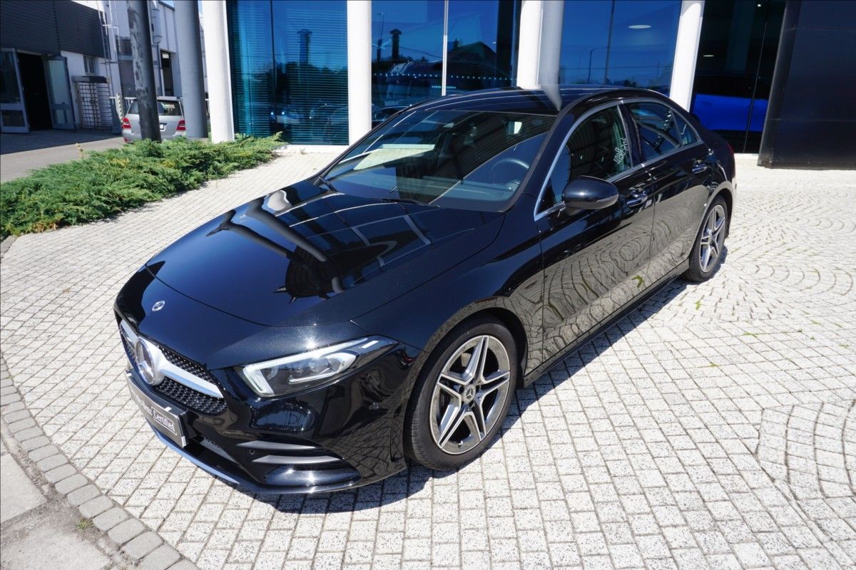 Mercedes-Benz Třídy A, 1,3 A 180 sedan 1. maj ČR - fotka 3
