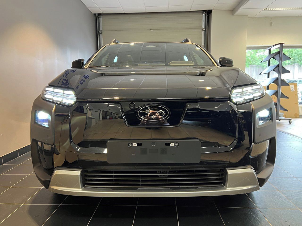 Subaru E-Outback, 74.7 kWh AWD Touring H/K Pano - fotka 2