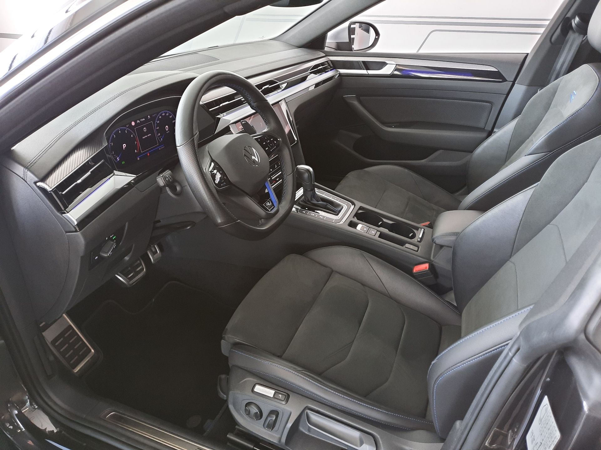 Volkswagen Arteon Shooting Brake, R 2.0 TSI 4Motion (235kW/320k) - fotka 6