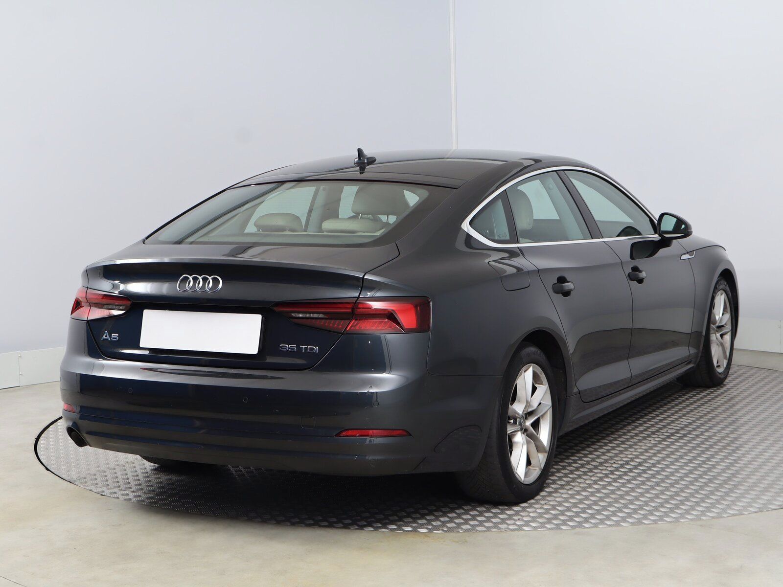 Audi A5, 2.0 TDI, Automat, Kůže, Navi - fotka 5