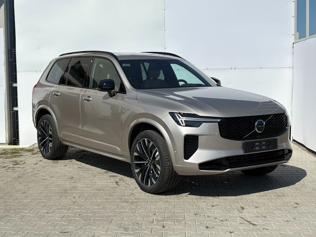 Volvo XC90, Ultra Dark T8 299kW - fotka 2