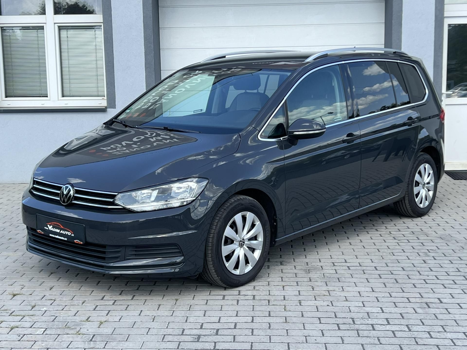 Volkswagen Touran, 1.5TSI 110kW DSG 7.MÍST EVO - fotka 2