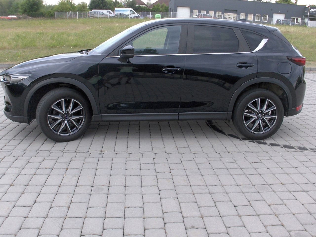 Mazda CX-5, 2.0 EXCLUSIVE Skyactiv-G 121kW - fotka 2