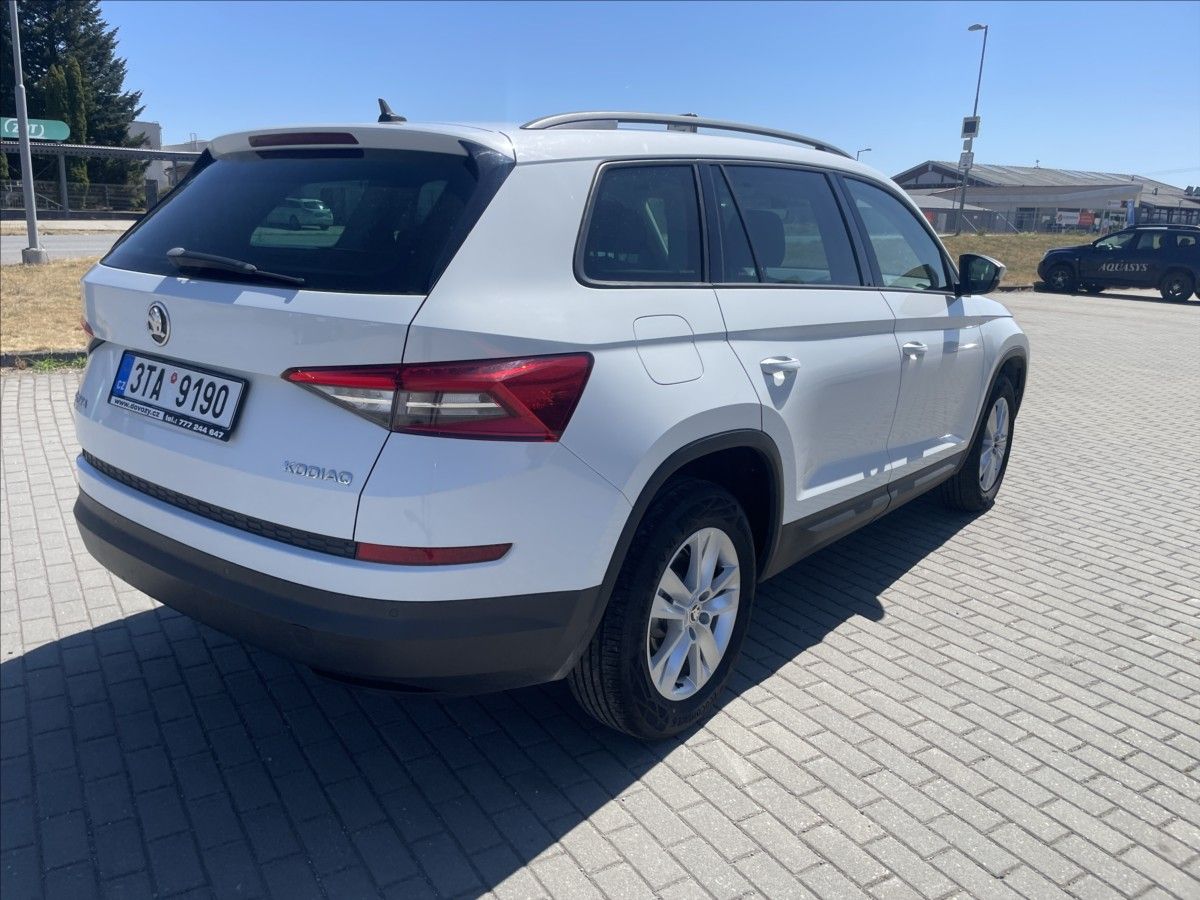 Škoda Kodiaq, 2,0 TDi 110kw DSG 4x4 Executiv - fotka 4