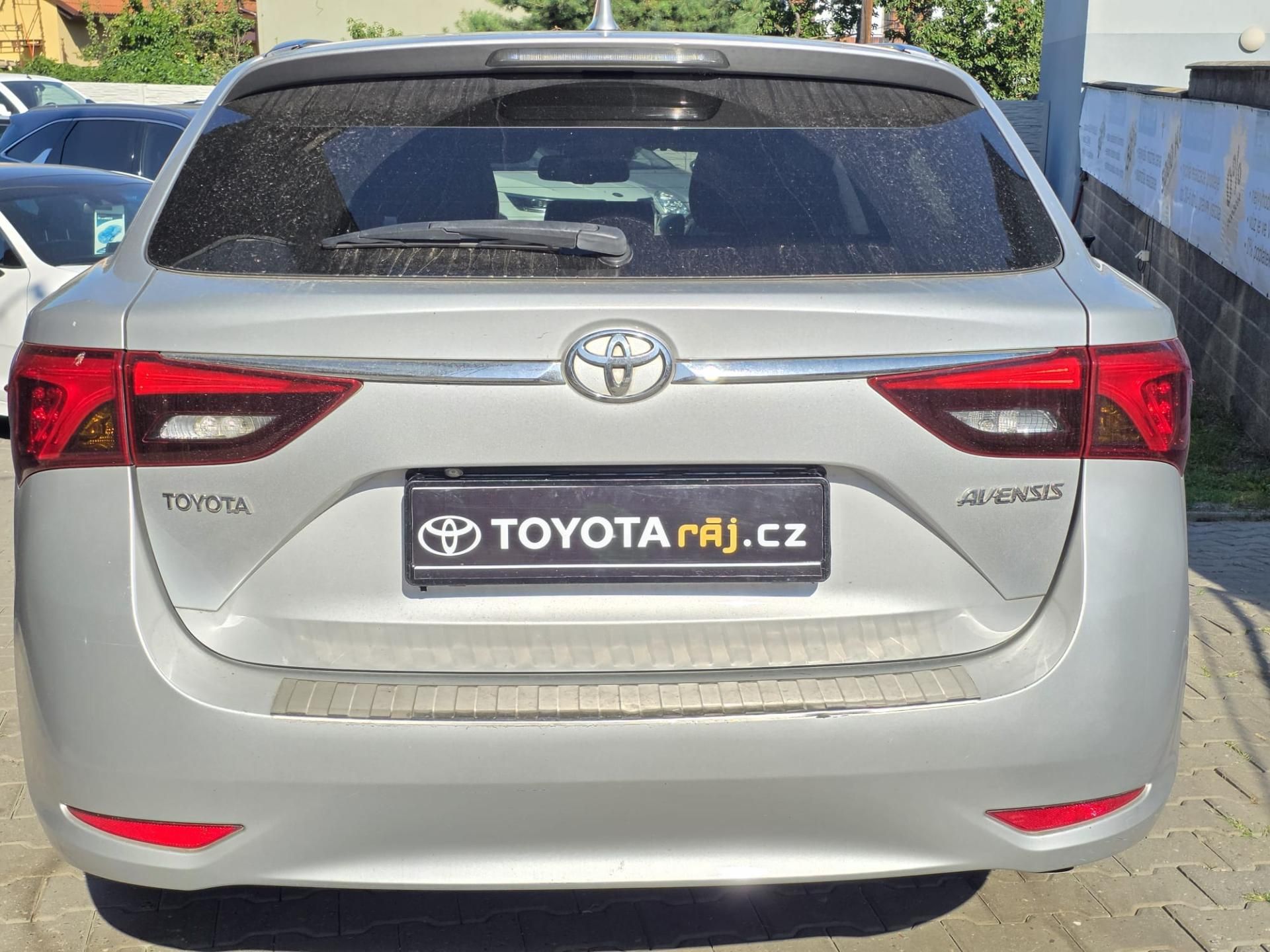 Toyota Avensis, 2.0-AUT.KLIMA-KAMERA-TEMPOMAT - fotka 5