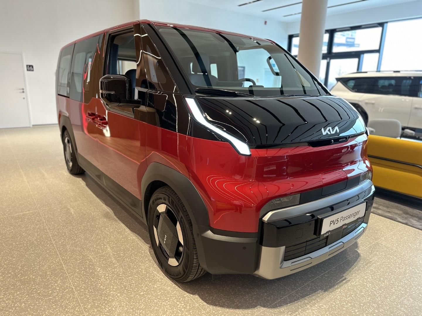 Kia PV5, EV 120kW ELITE 120 KW + 71,2 K - fotka 2