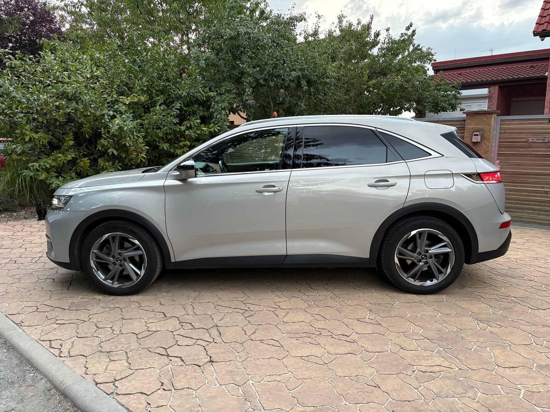 DS 7 Crossback, 1.6 E-TENSE/4x4/Opera/záruka - fotka 4