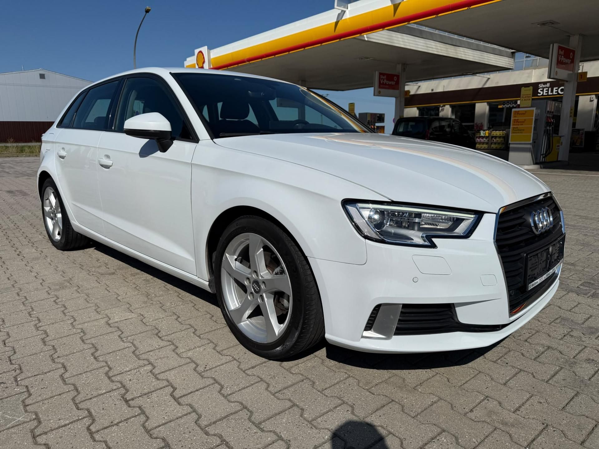 Audi A3, 1,6 TDI Sportb automat - fotka 2