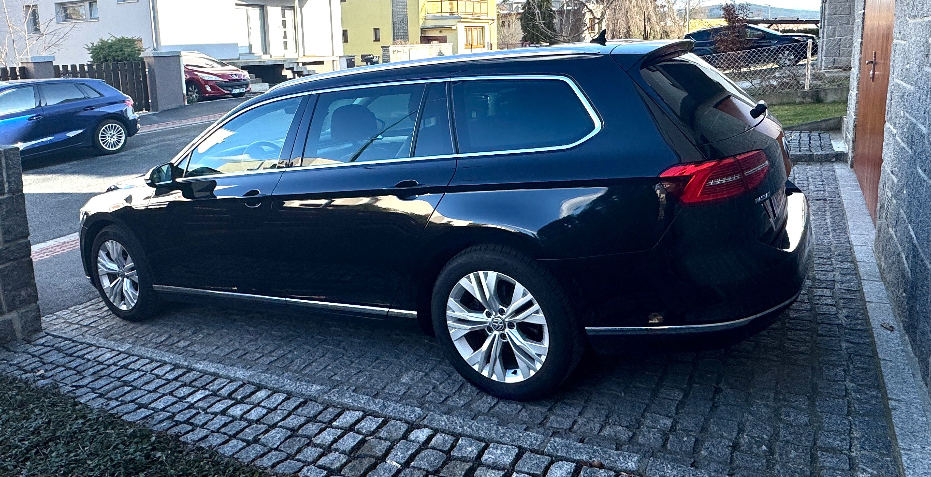 Volkswagen Passat, VW Passat 2.0 tdi Highline - fotka 5