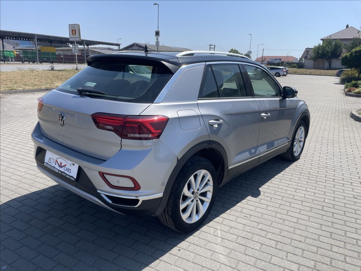 Volkswagen T-Roc, 2,0 TDi 110kw DSG R-Line LED R - fotka 4