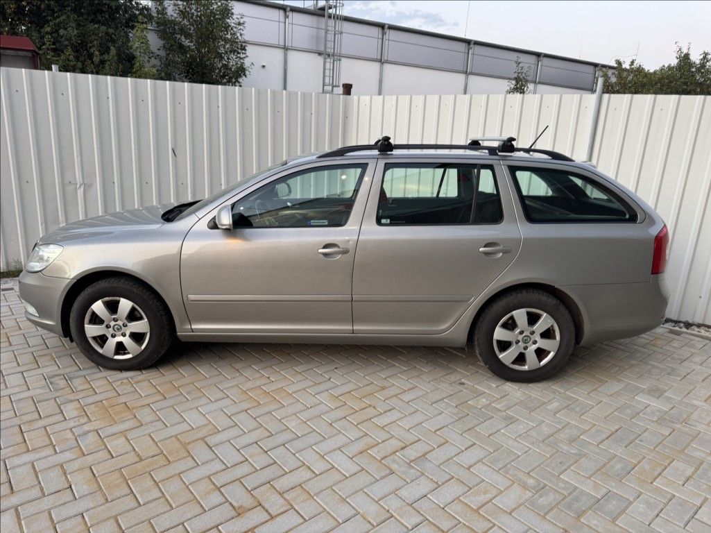 Škoda Octavia, 2,0 TDI ELEGANCE tažné původČR - fotka 4