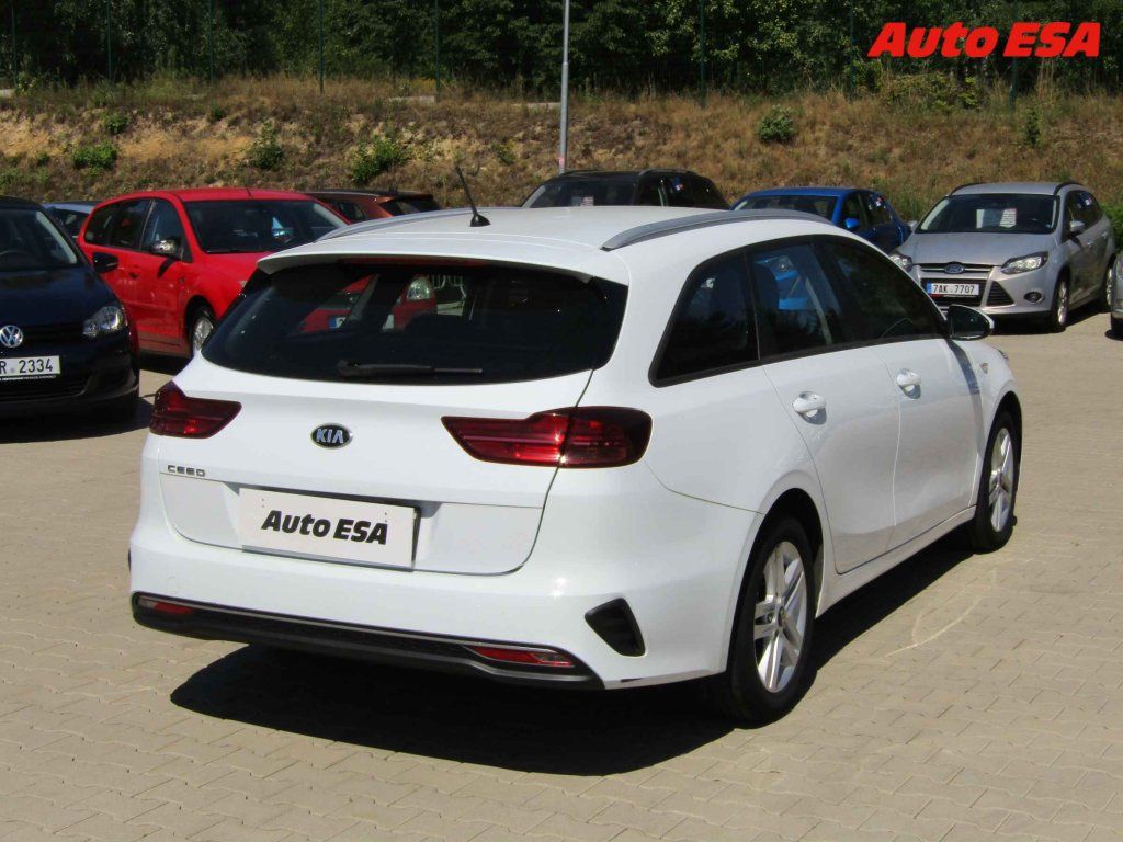 Kia Cee´d, 1.6 CRDi,ČR,servis.kniha - fotka 4