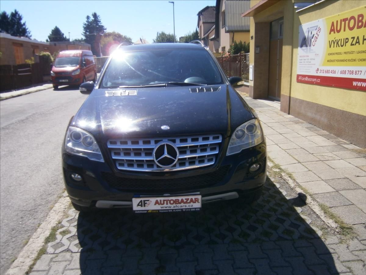 Mercedes-Benz Třídy M, 3,5 350 4-MATIC 164 - fotka 2